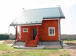 Двухэтажный дом из бруса 192х135 с крыльцом 3